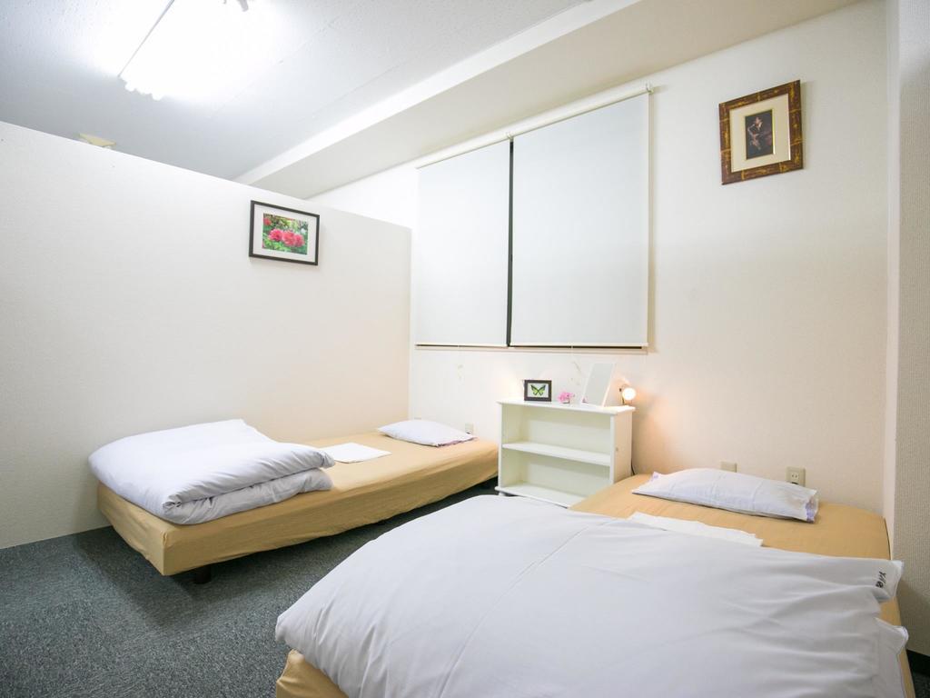 123 Guesthouse Osaka Room photo